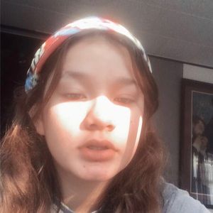 Meet your Posher, Elise